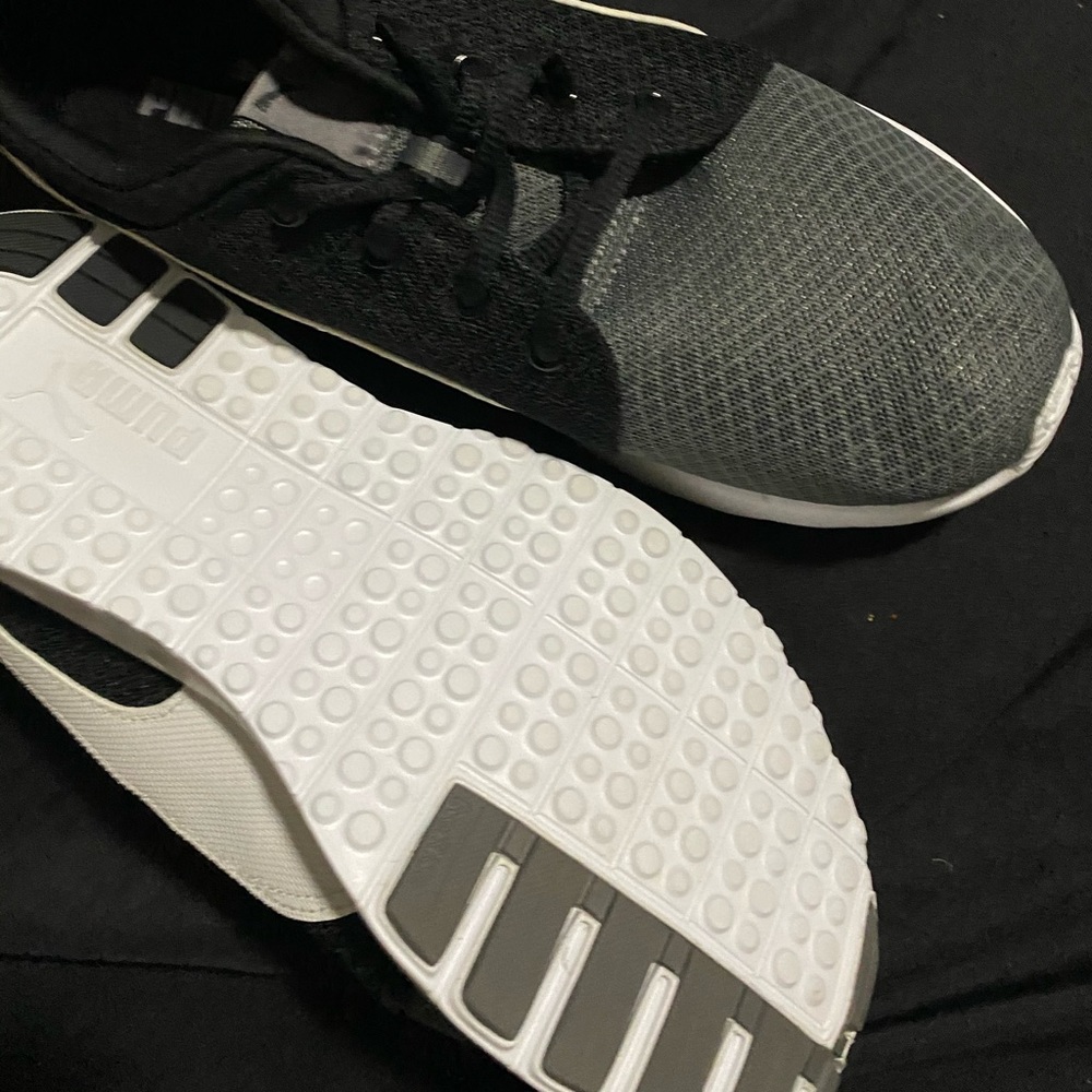 Puma shoes - Picture 4 of 4